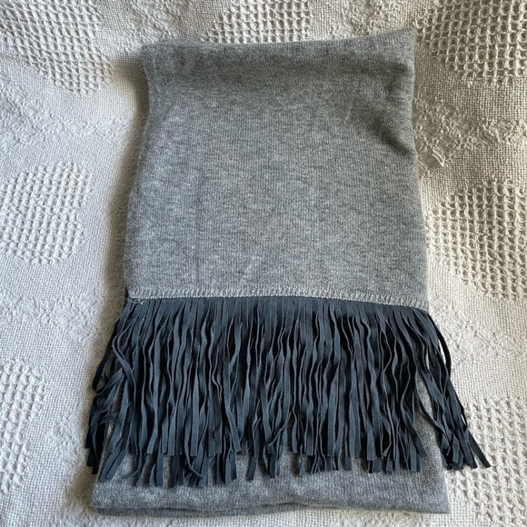 Beryll Gray Cashmere Soft Scarf with Leather Fringe Unisex - Picture 5 of 6
